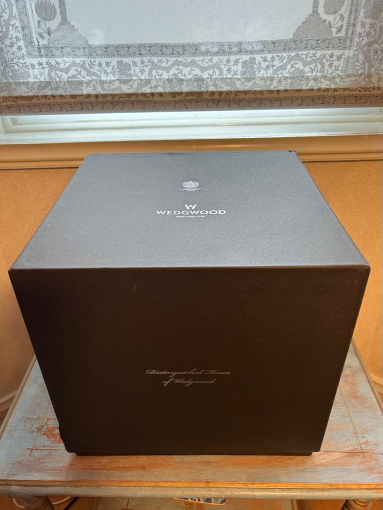 Wedgwood Basalt Black Acanthus Bowl