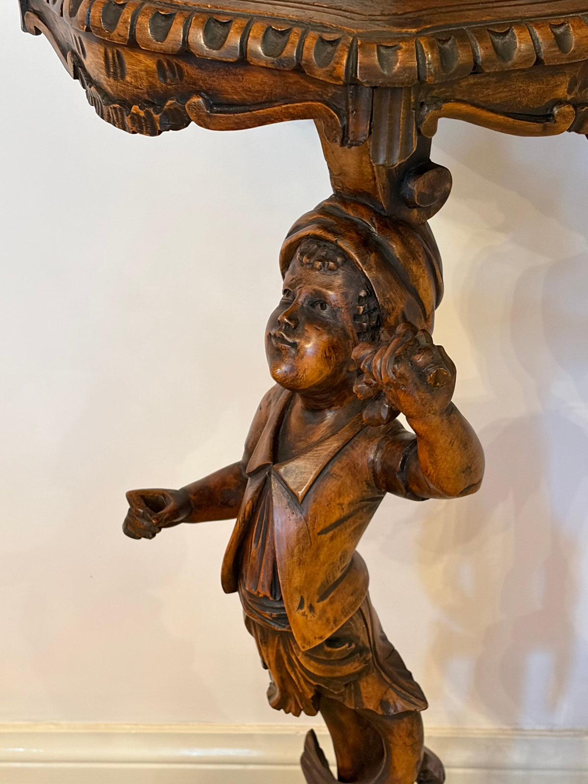 Antique Italian Walnut Pedestal Table With Carved Putti, 19th Century