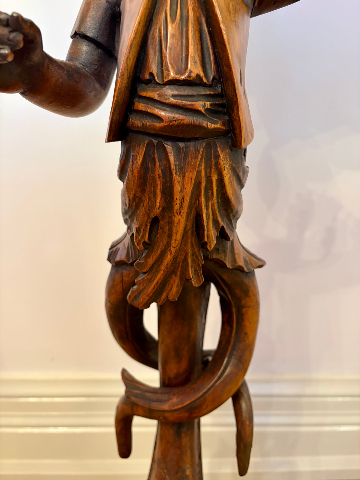 Antique Italian Walnut Pedestal Table With Carved Putti, 19th Century
