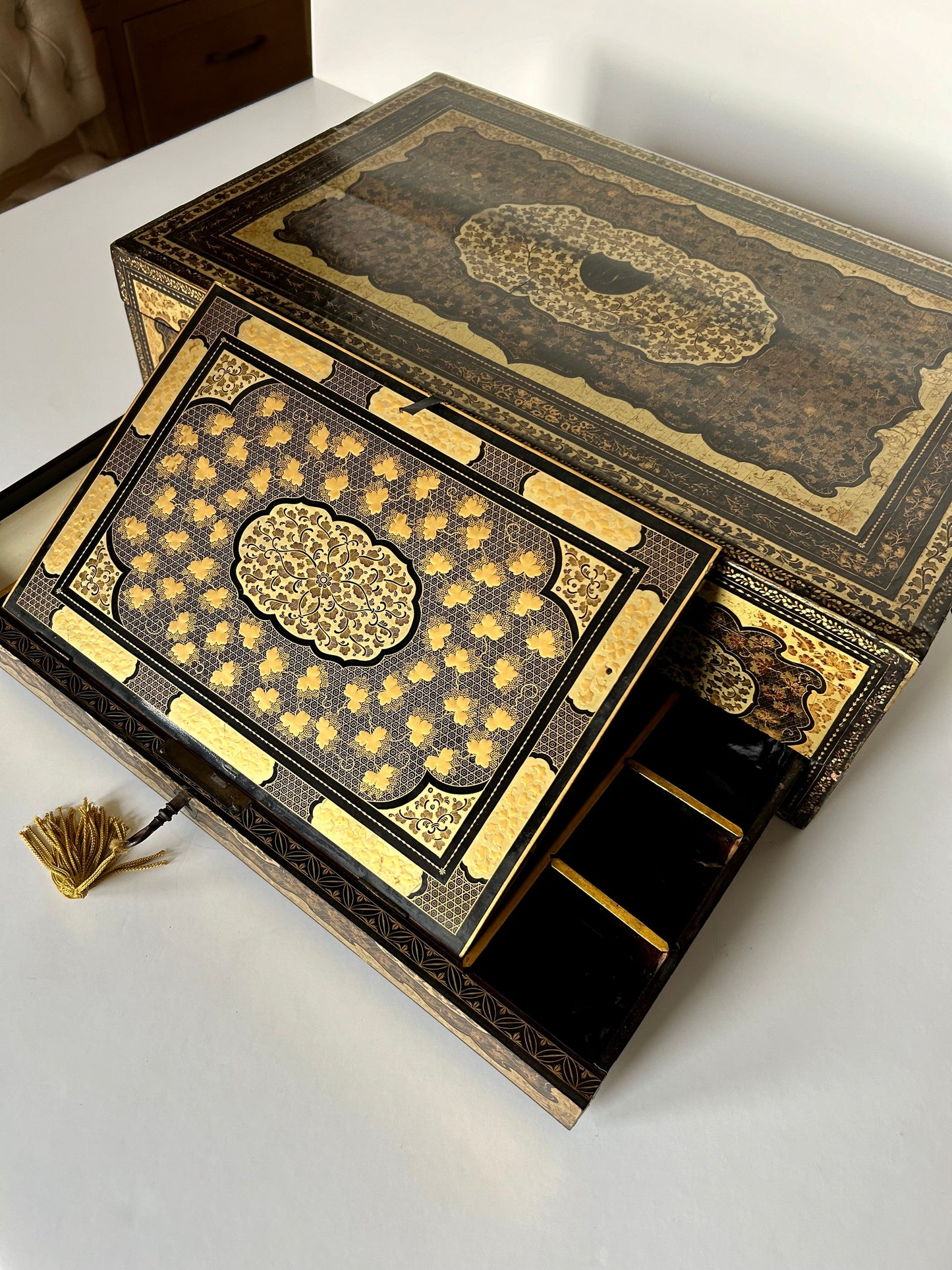 19th Century Chinoiserie Lacquer Sewing Box