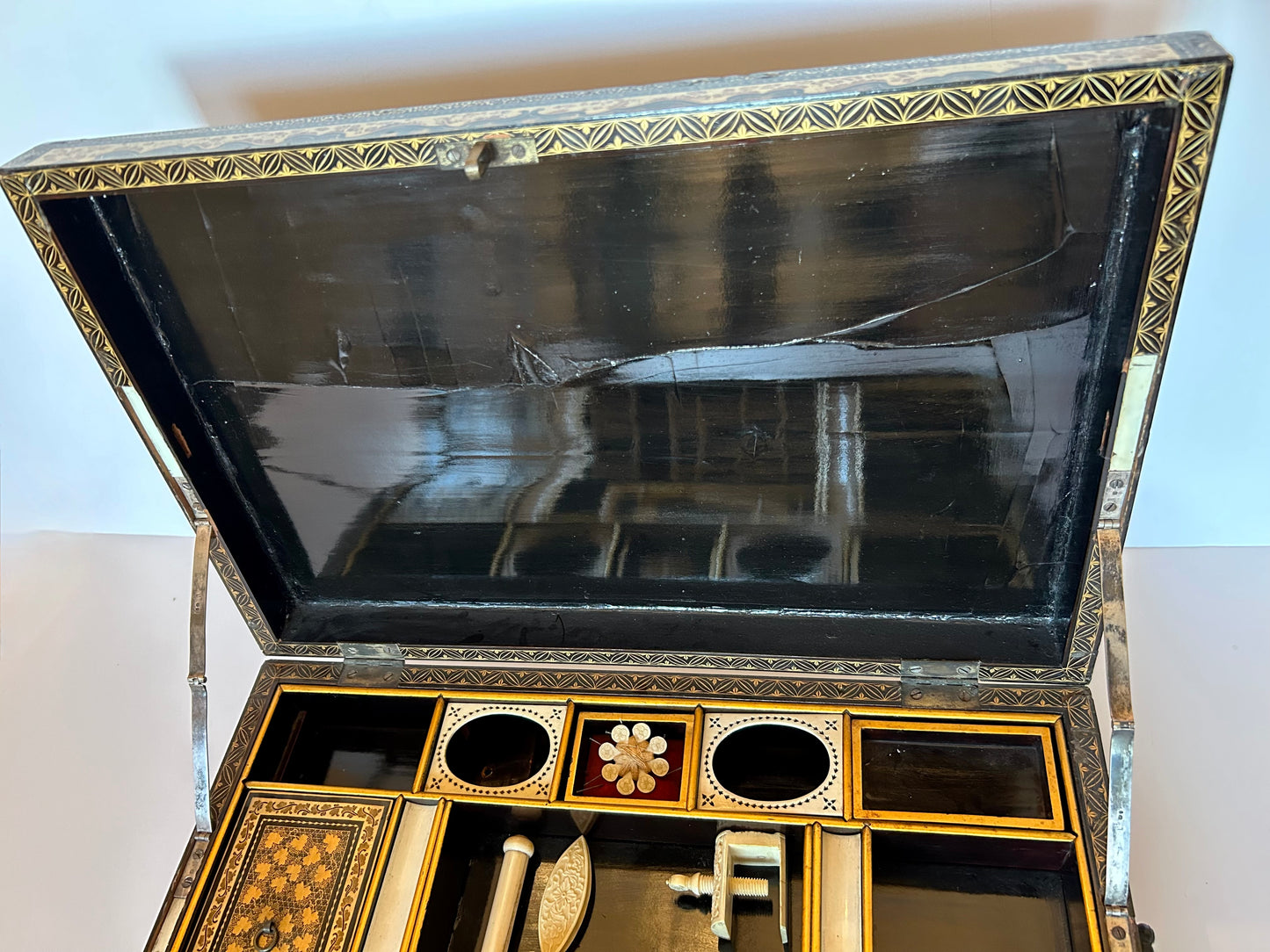 19th Century Chinoiserie Lacquer Sewing Box